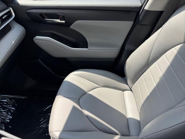 2023 Toyota Highlander XLE FWD