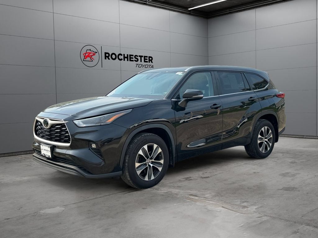 2023 Toyota Highlander XLE AWD