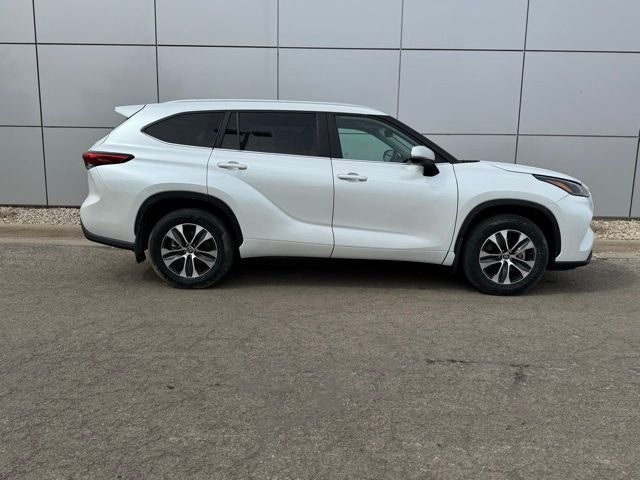 2023 Toyota Highlander XLE AWD