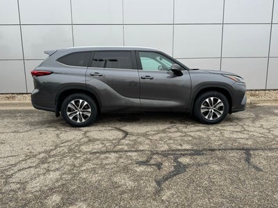2023 Toyota Highlander XLE AWD