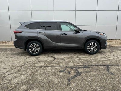 2023 Toyota Highlander XLE AWD