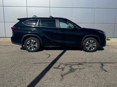 2023 Toyota Highlander XLE AWD