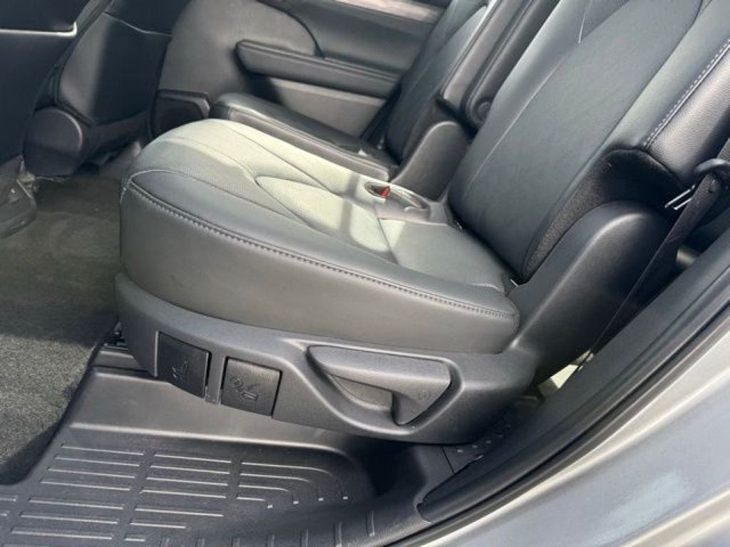 2025 Toyota Highlander Platinum AWD