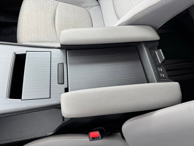 2025 Toyota Sienna LE 8 Passenger