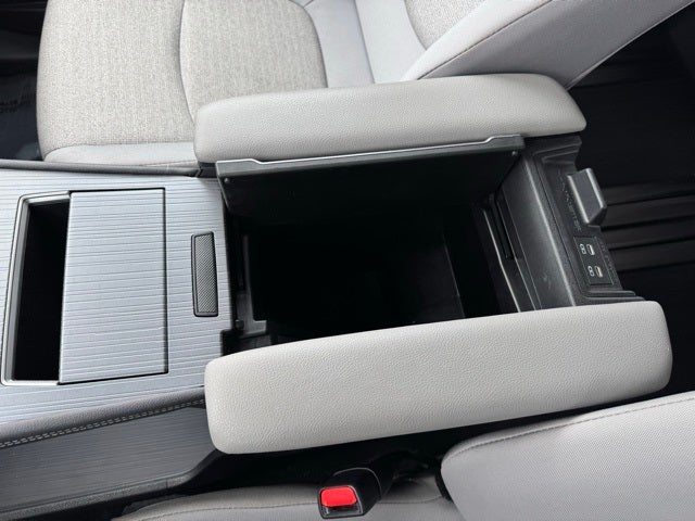 2025 Toyota Sienna LE 8 Passenger