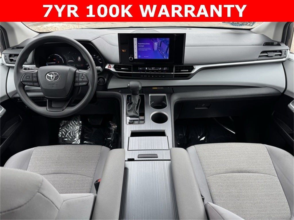 2025 Toyota Sienna LE 8 Passenger