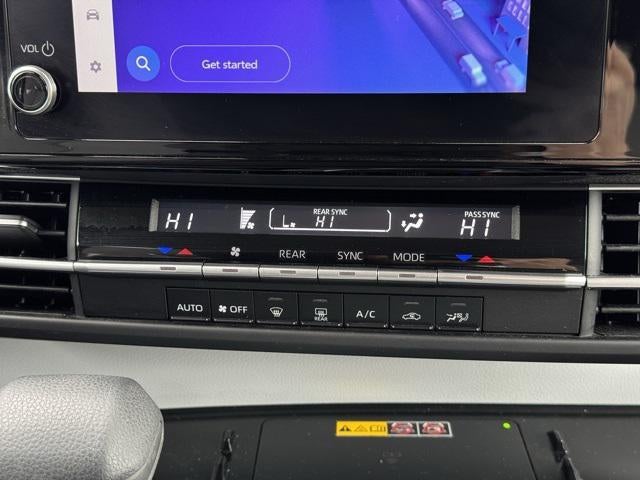 2025 Toyota Sienna LE 8 Passenger