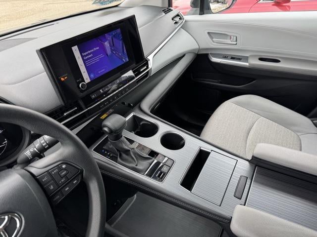 2025 Toyota Sienna LE 8 Passenger