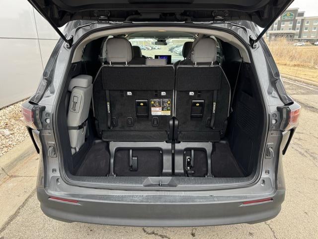 2025 Toyota Sienna LE 8 Passenger