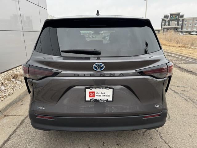 2025 Toyota Sienna LE 8 Passenger