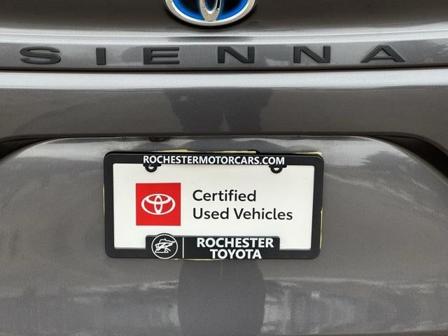 2025 Toyota Sienna LE 8 Passenger