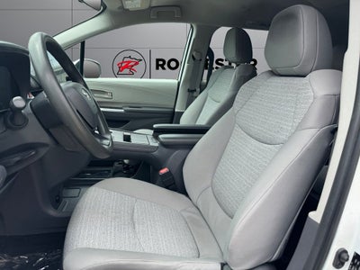 2023 Toyota Sienna LE 8 Passenger