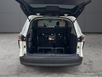 2023 Toyota Sienna LE 8 Passenger
