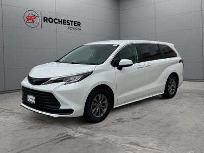 2023 Toyota Sienna LE 8 Passenger