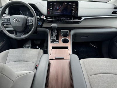 2023 Toyota Sienna LE 8 Passenger