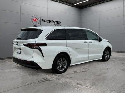 2025 Toyota Sienna LE 8 Passenger