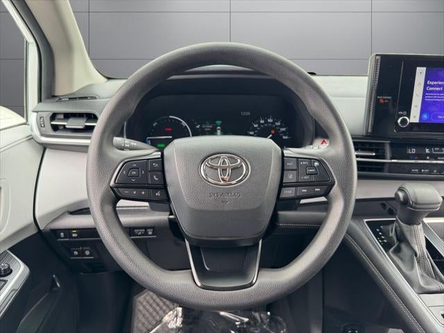 2025 Toyota Sienna LE 8 Passenger