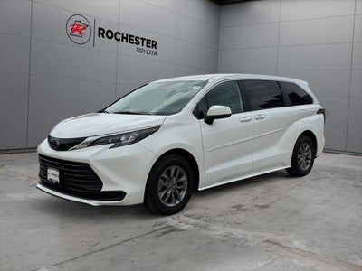 2025 Toyota Sienna LE 8 Passenger