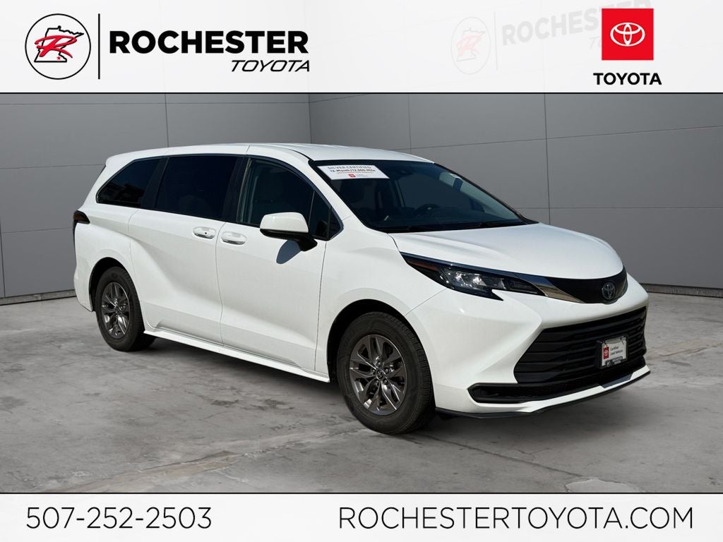 2021 Toyota Sienna LE 8 Passenger