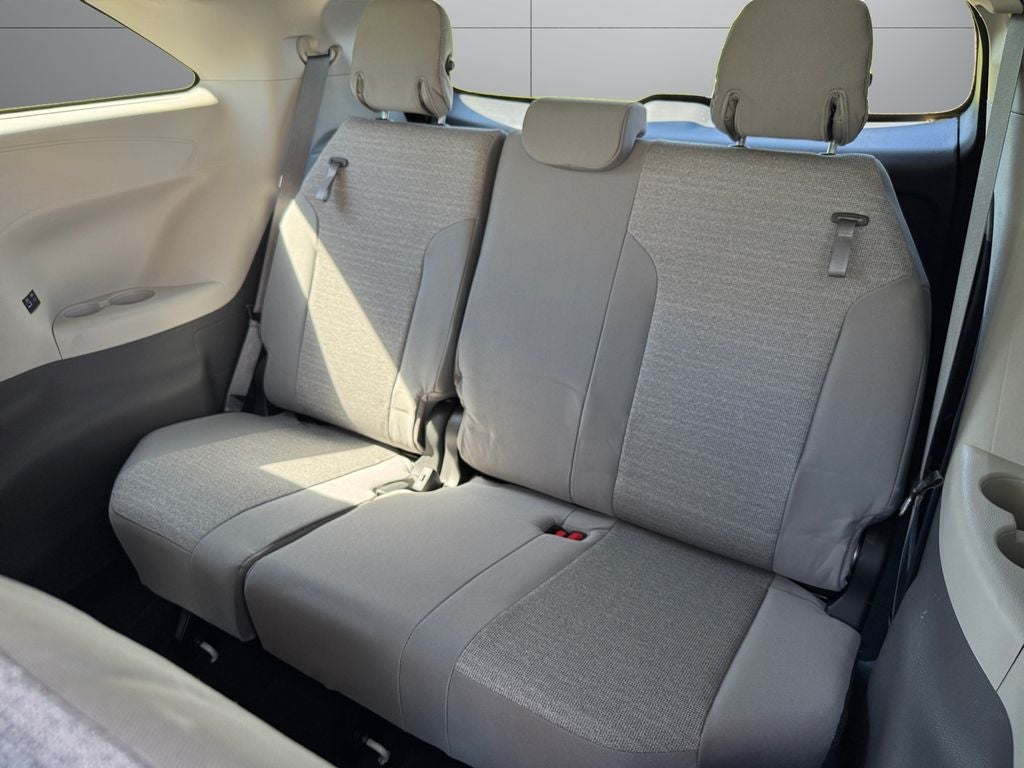 2021 Toyota Sienna LE 8 Passenger