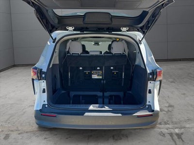 2021 Toyota Sienna LE 8 Passenger