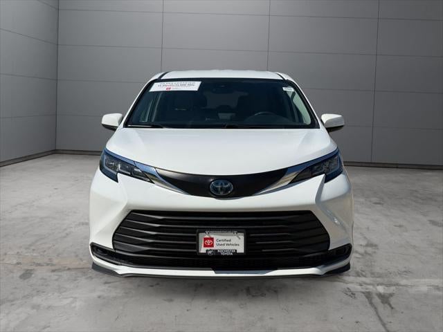 2021 Toyota Sienna LE 8 Passenger