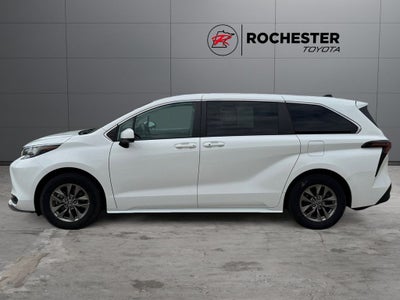 2023 Toyota Sienna LE 8 Passenger