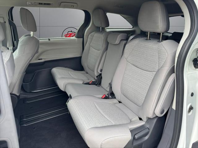 2023 Toyota Sienna LE 8 Passenger