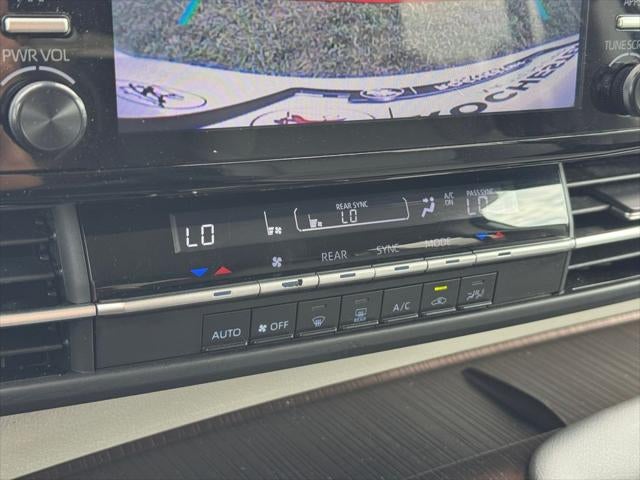 2023 Toyota Sienna LE 8 Passenger