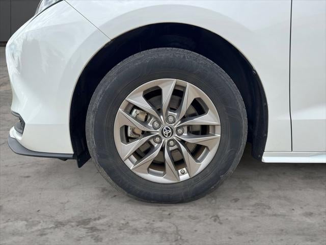 2023 Toyota Sienna LE 8 Passenger