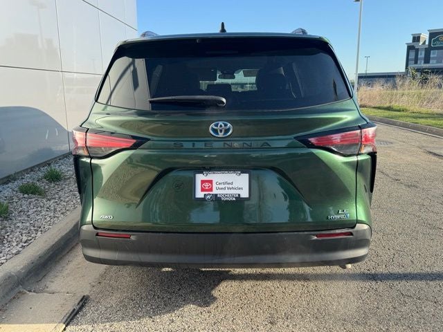 2022 Toyota Sienna LE 8 Passenger
