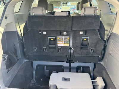 2022 Toyota Sienna LE 8 Passenger