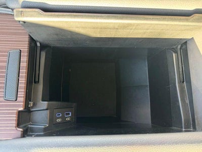 2022 Toyota Sienna LE 8 Passenger