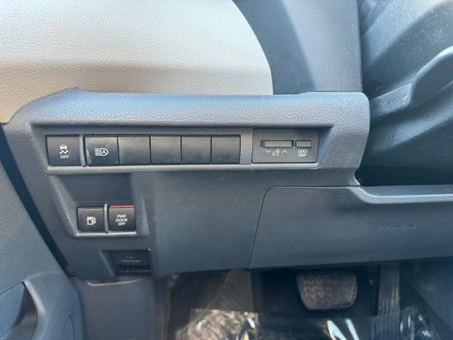 2022 Toyota Sienna LE 8 Passenger