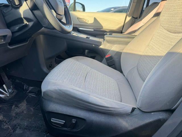 2022 Toyota Sienna LE 8 Passenger