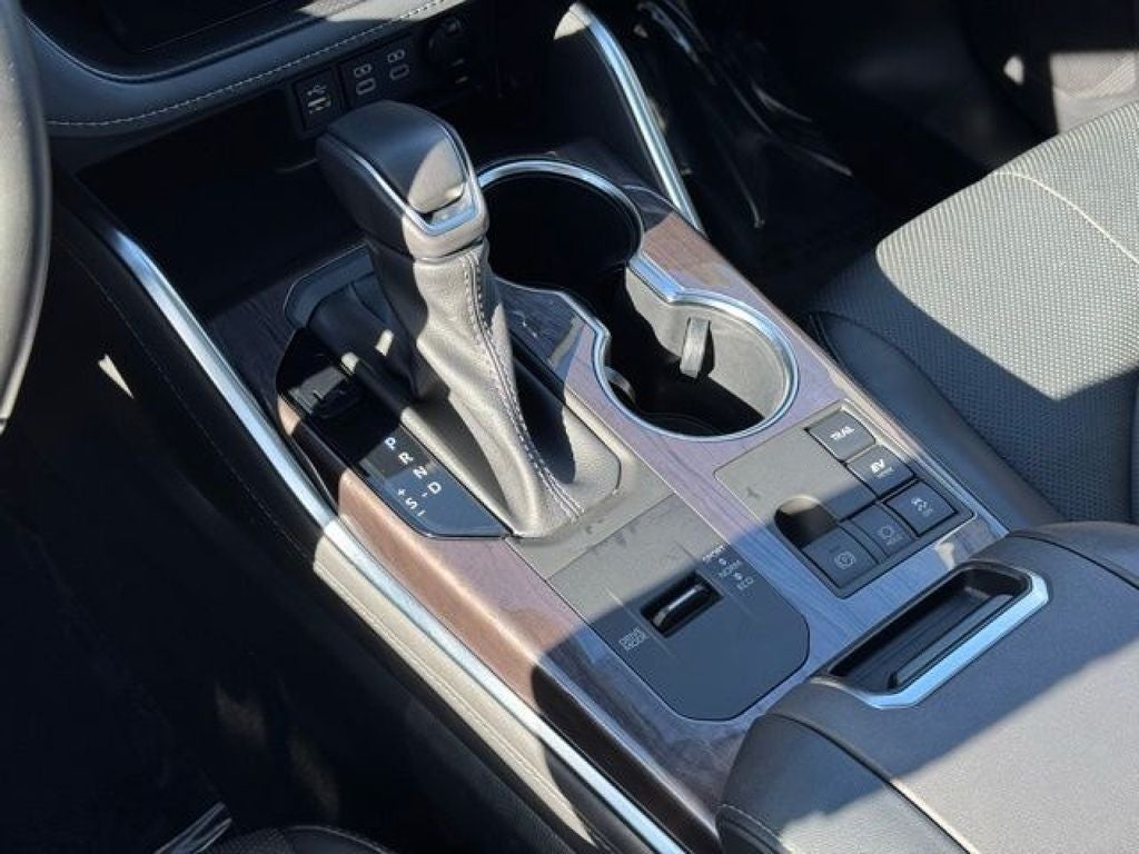 2023 Toyota Highlander Hybrid Limited AWD