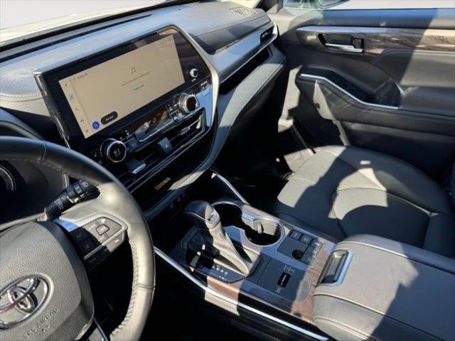 2023 Toyota Highlander Hybrid Limited AWD