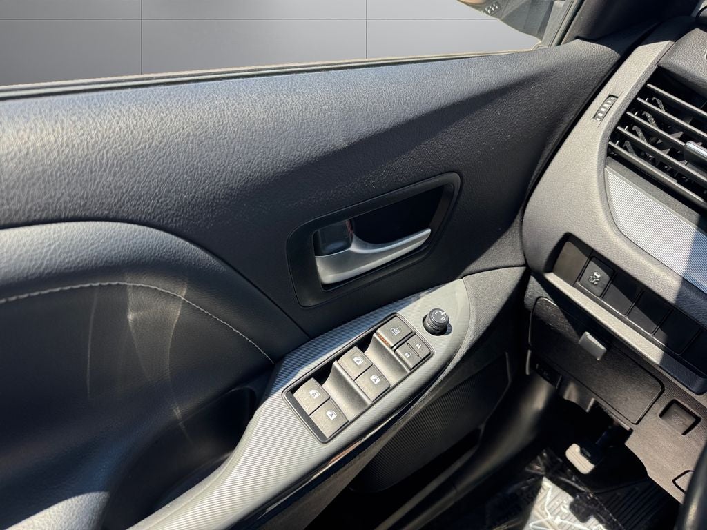 2015 Toyota Sienna SE 8 Passenger