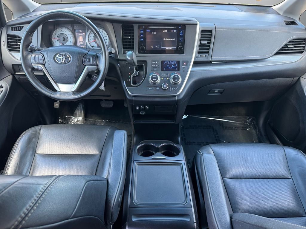 2015 Toyota Sienna SE 8 Passenger