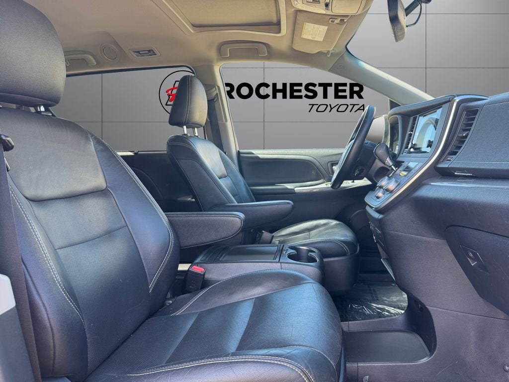 2015 Toyota Sienna SE 8 Passenger