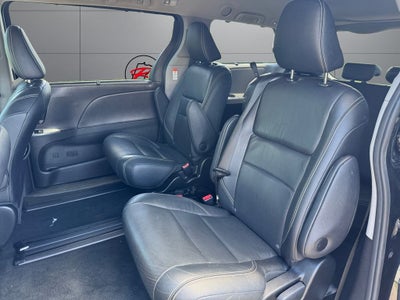 2015 Toyota Sienna SE 8 Passenger