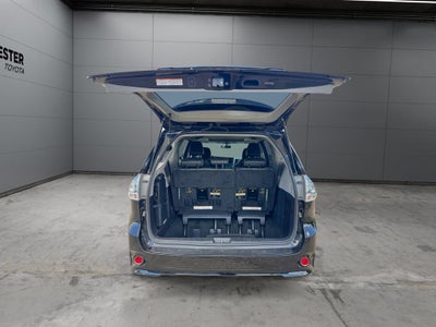 2015 Toyota Sienna SE 8 Passenger