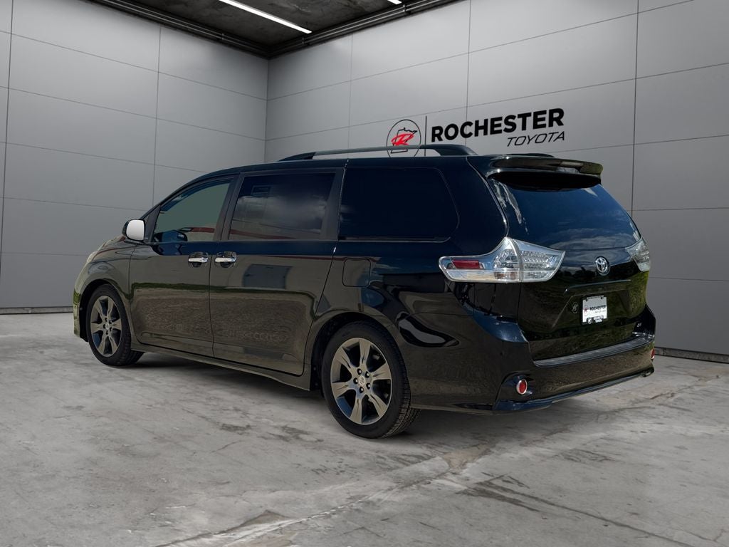 2015 Toyota Sienna SE 8 Passenger