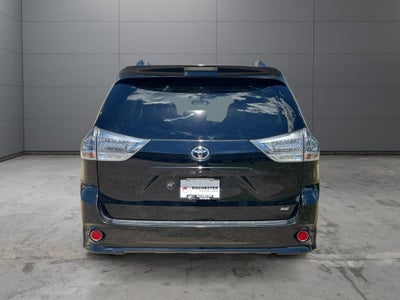 2015 Toyota Sienna SE 8 Passenger