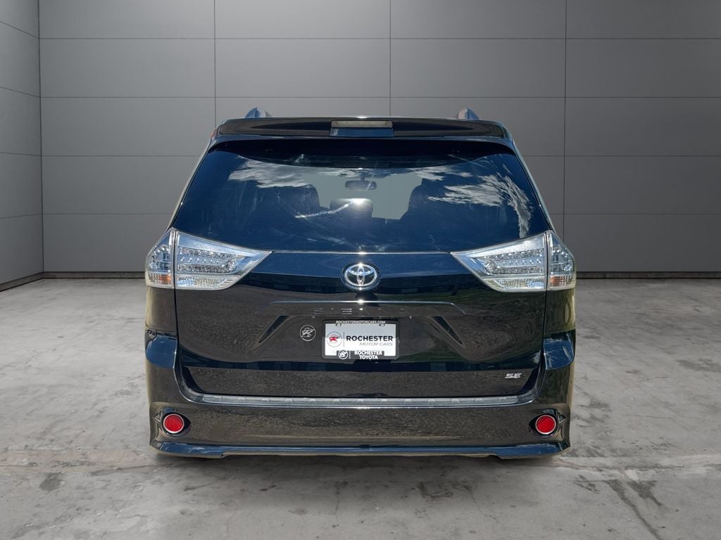 2015 Toyota Sienna SE 8 Passenger