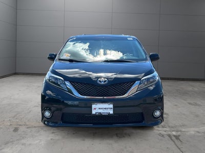2015 Toyota Sienna SE 8 Passenger