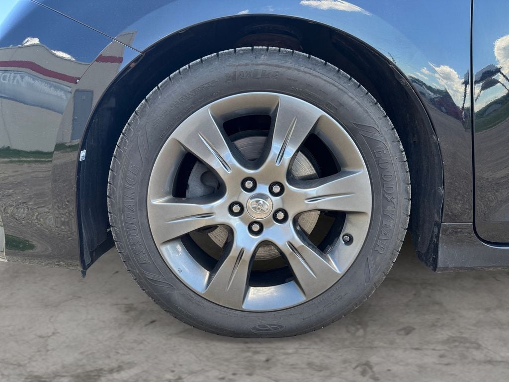 2015 Toyota Sienna SE 8 Passenger