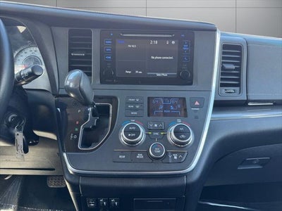 2015 Toyota Sienna SE 8 Passenger