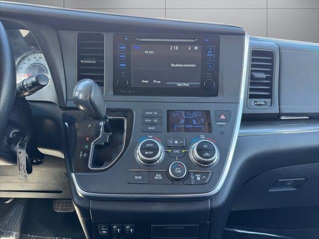 2015 Toyota Sienna SE 8 Passenger