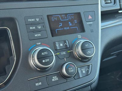 2015 Toyota Sienna SE 8 Passenger